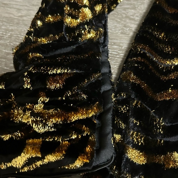 NWT GRLFRND Janice Mini Dress in Black & Gold Size XS Velvet Shimmer Cocktail - Picture 8 of 16